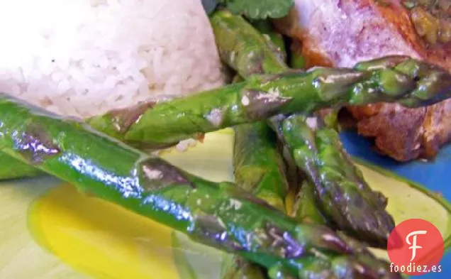 Espárragos Con Cuajada De Limón