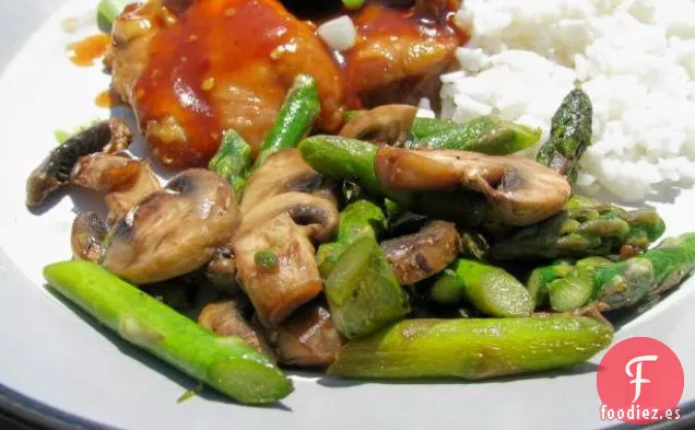 Ensalada de Pasta de Espárragos y Pollo