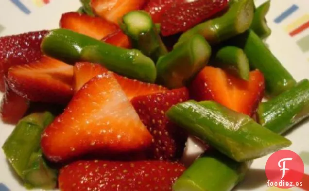 Ensalada de Espárragos de Fresa