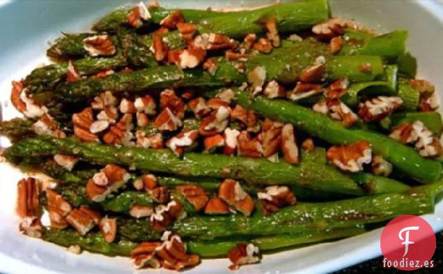 Espárragos Con Mantequilla De Nuez Moscada Picante