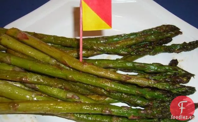 Espárragos Con Salsa de Cerveza y Miel