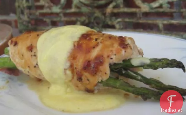 Pechuga De Pollo Rellena De Espárragos De Nif Con Salsa Holandesa