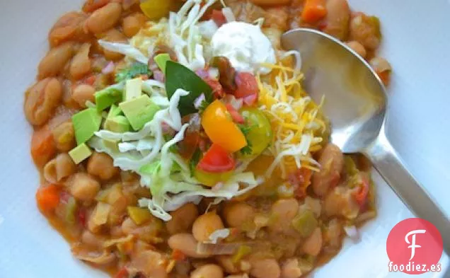 Chile De Frijoles Blancos, Con Maíz Tostado Y Repollo