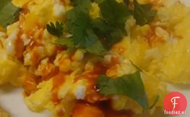 Huevos Revueltos de Ajo y Cilantro