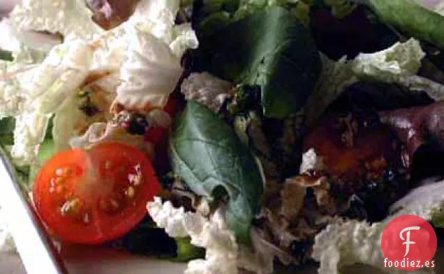 Ensalada de Repollo y Verduras Mixtas con Vinagreta de Hierbas Ácidas