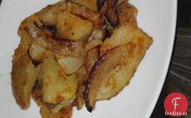Patatas Brillantes Con Pimentón y Cebolla Caramelizada
