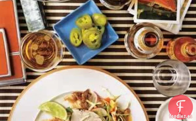 Tacos De Ternera Chipotle De Cocción Lenta Con Repollo Y Ensalada De Rábano