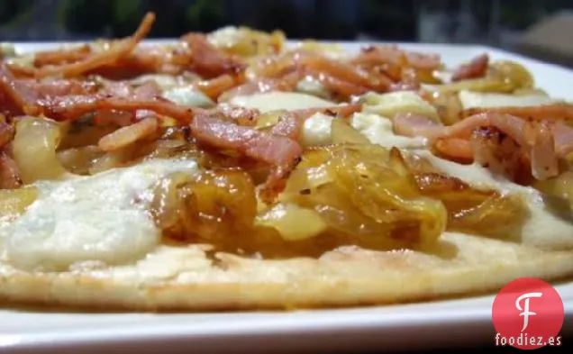 Pizza de Cebolla Caramelizada y Gorgonzola