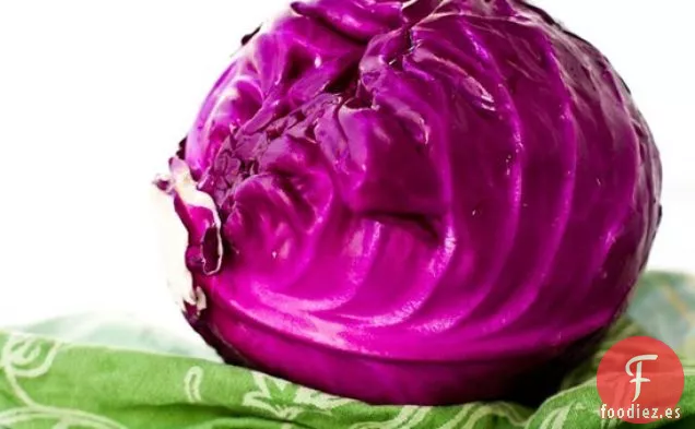 Sobre La Ensalada De Col Arcoíris Con Aderezo De Tahini y limón