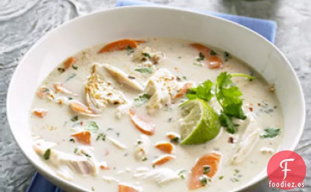 Sopa de Pollo al Curry con Zanahorias