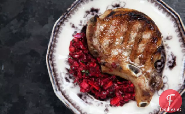 Chuletas de Cerdo a la Parrilla con Salsa de Cerezas