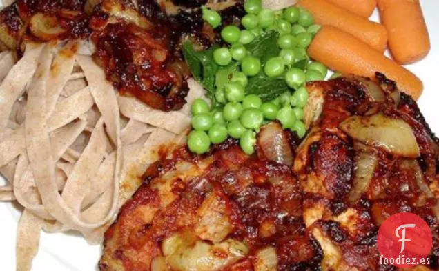 Chuletas de Cerdo Al Horno Con Cebolla y Salsa de Chile