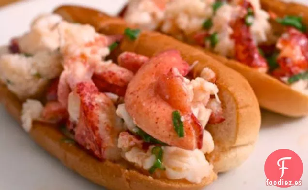 Rollos de Langosta Calientes con Mantequilla al Estilo de Connecticut