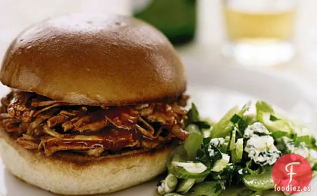 Sándwiches de Pavo a la Barbacoa con Ensalada de Apio