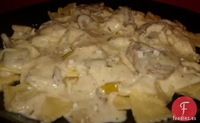 Ravioles Con Salsa Alfredo Cremosa de Setas Silvestres