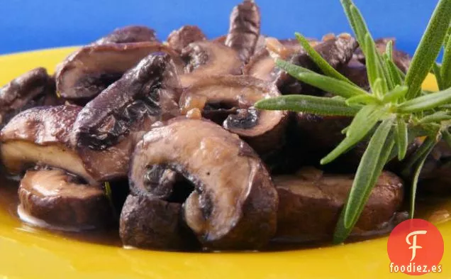 Bistec A la Parrilla Con Salsa de Oliva y Queso Stilton