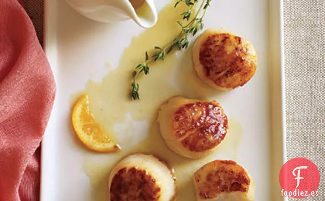 Vieiras a la Brasa con Limón Meyer Beurre Blanc