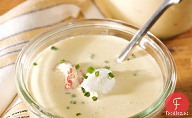 Sopa Fría de Maíz y Cangrejo de Río con Crema Fresca y Cebollino