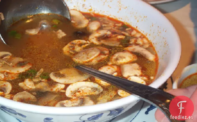 Sopa Picante y Agria Tom Yum - Thai
