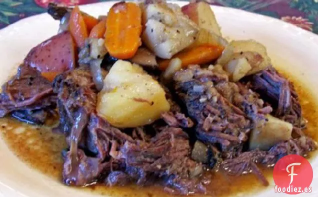 Asado A Trozos Con Zanahorias y Patatas