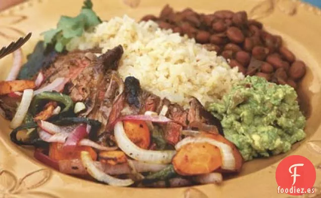 Filete de Falda a Fuego Lento Con Chiles Poblanos y Cebollas