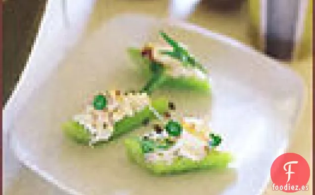 Ensalada de Cangrejo y Guisantes en Costillas de Apio