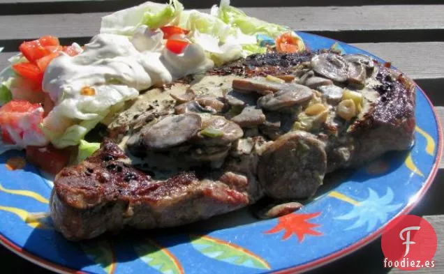 Filete de Costilla con Rábano Picante y Crema de Champiñones