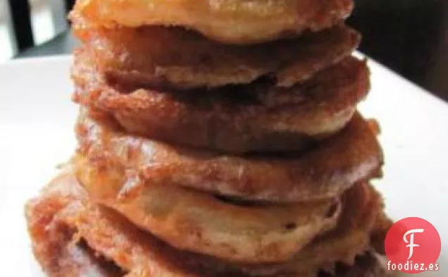 Aros de Cebolla rebozados con cerveza W. Salsa cajún