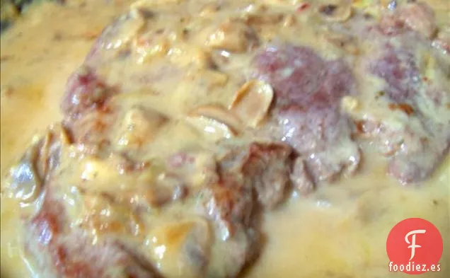 Carne En Sartén Con Salsa De Champiñones