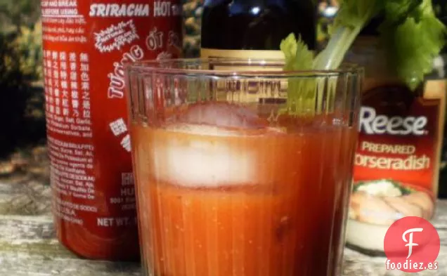 El sucio Sriracha Bloody Mary