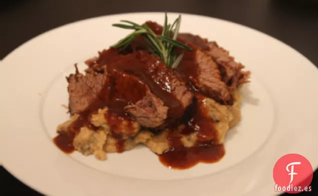 Falda de Ternera Estofada con Vino Tinto Salsa de Rábano Picante W. (Sara Moulton