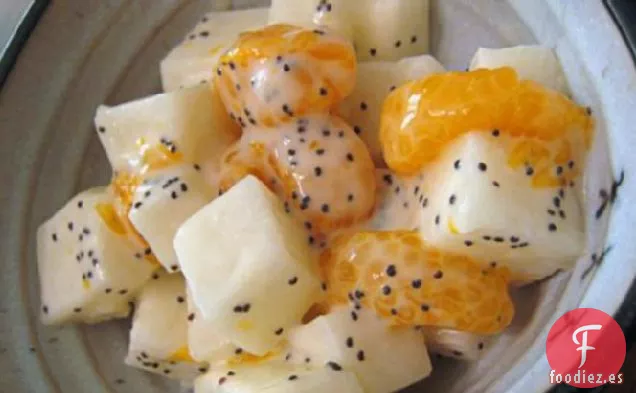Ensalada De Jícama De Mandarina Y Naranja Con Aderezo De Semillas De Amapola