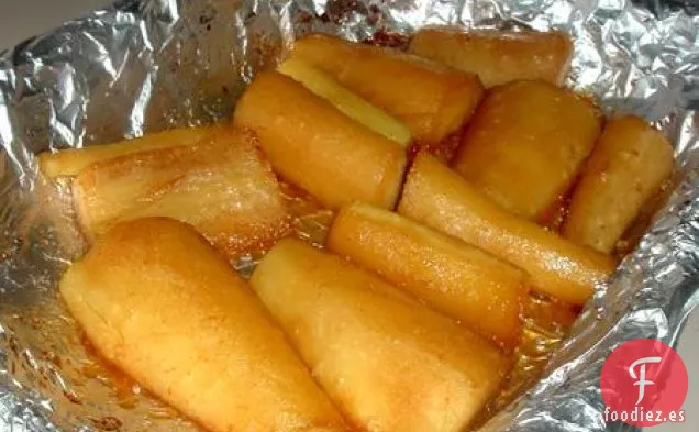 Bandeja de Patas de Pollo Asadas y Verduras de Invierno