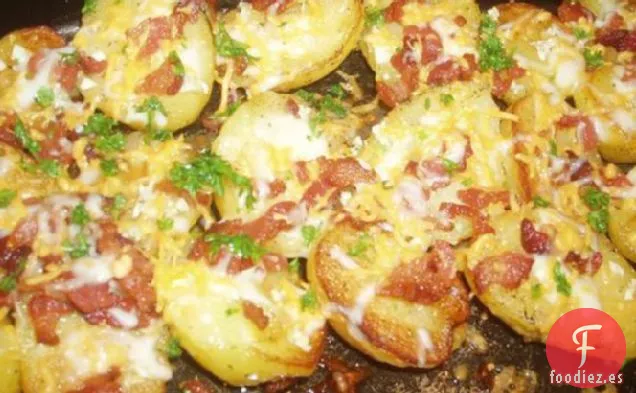 Patatas Asadas Con Tocino, Queso y Perejil