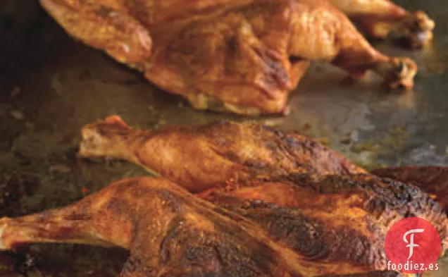 Pollo Asado con Pimentón Español y Papas Rostizadas a Base de Hierbas