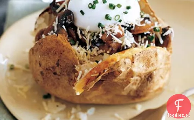 Patatas al Horno con Champiñones Salteados y Yogur