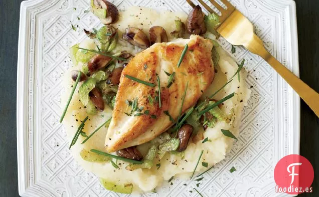 Pollo Salteado con Puré de Apio y Castañas