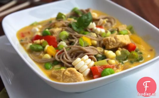 Sopa de Fideos con Pollo y Jengibre