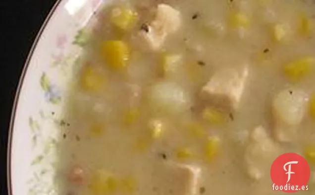 Sopa de Pollo y Maíz con Tomillo