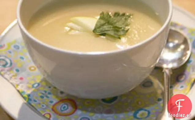 Sopa De Manzana Dorada Con Raíz De Apio Y Jengibre