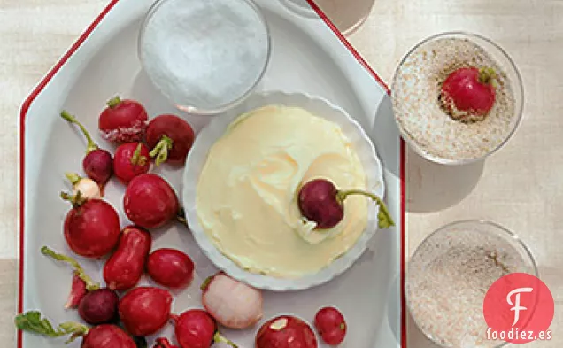 Rábanos Frescos con Sales Aromatizadas y Mantequilla