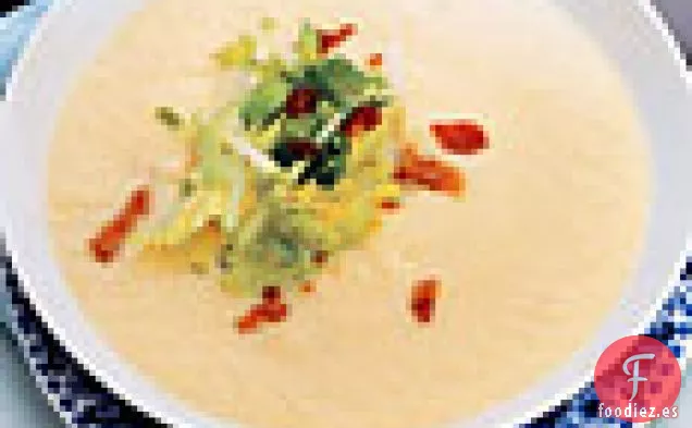 Sopa De Raíz De Apio Con Tocino Y Manzana Verde
