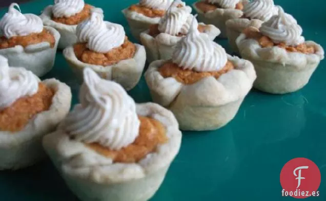 Mini Pasteles De Batata Con Cobertura De Queso Crema De Canela Batida