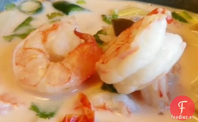 Tom Ka Gai (Sopa De Pollo Picante Con Leche de Coco)