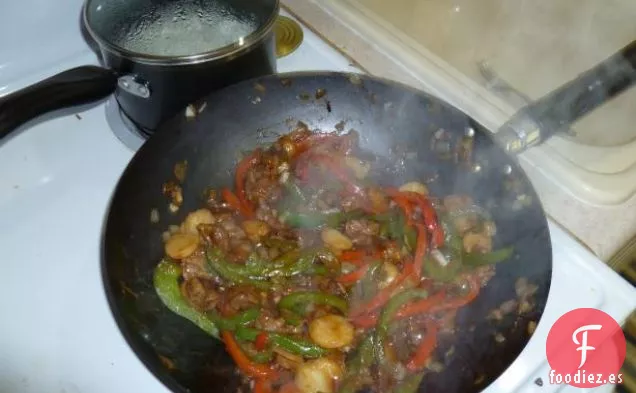 Carne de res y Pimientos en Salsa Hoisin