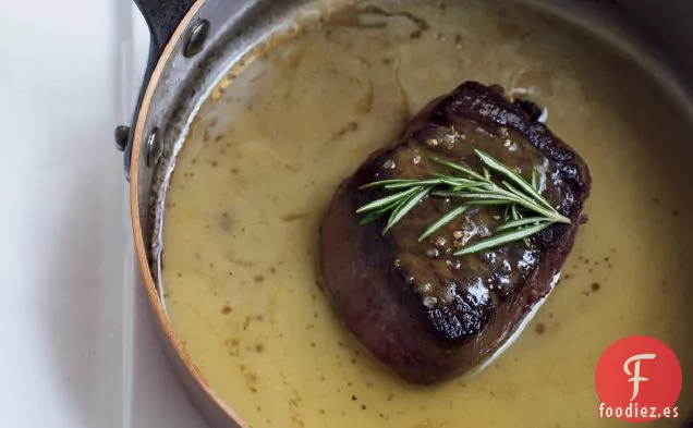 Filetes de Solomillo de Ternera con Gratinado de Raíz de Apio