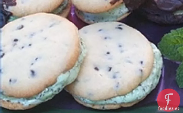 Sándwiches de Helado de Galletas con Chispas de Chocolate y Menta