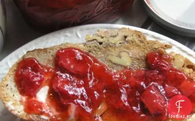 Pollo con Ajo y Uvas Con Salsa Especial