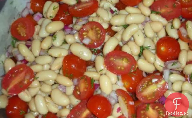 Ensalada de Tomate de Uva y Frijoles Blancos Dilatados