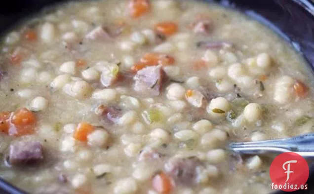 Sopa de Frijoles Blancos y Jamón